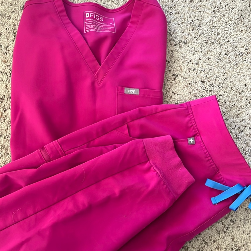 FIGS Women's Pink Scrub Pants